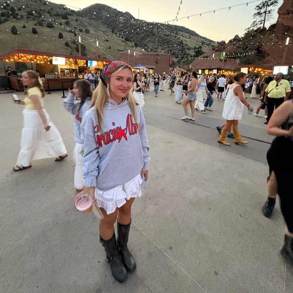 Meet your Posher, Sydney - Picture 1 of 2